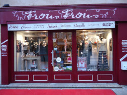 frou-frou lingerie
